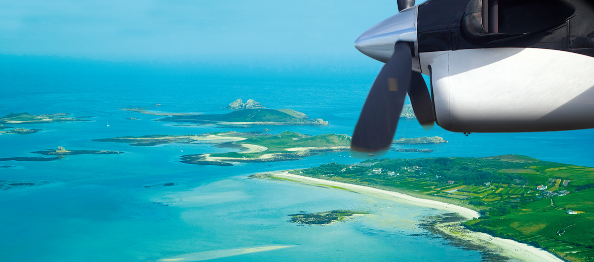 islse of scilly The isles of scilly, nestling just 35 miles off the coast of cornwall, are like nowhere else in england outstandingly beautiful, uncrowded and unspoilt. islse of scilly The isles of scilly, nestling just 35 miles off the coast of cornwall, are like nowhere else in england outstandingly beautiful, uncrowded and unspoilt.