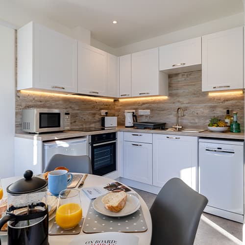 Kitchen and dining area - Steamship Flat, St Mary's - Isles of Scilly