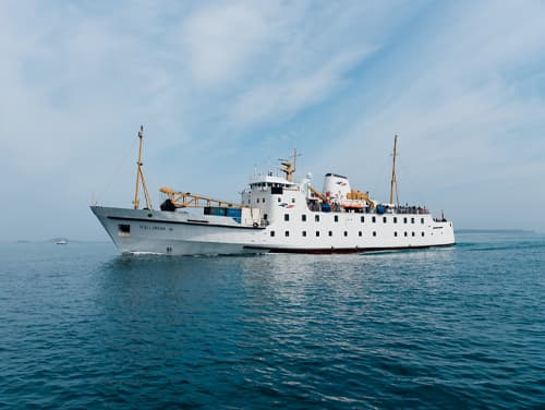 Scillonian III sailing towards the Isles of Scilly