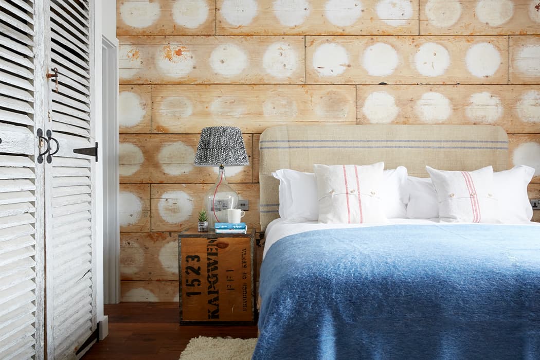 Artist residence bedroom - penzance, cornwall