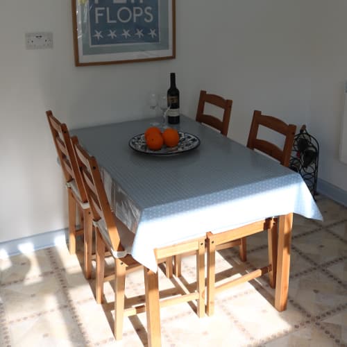 Dinning area - Leumeah self-catering apartment - St mary's