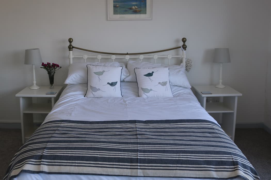 Main bedroom - Leumeah self-catering apartment - St mary's