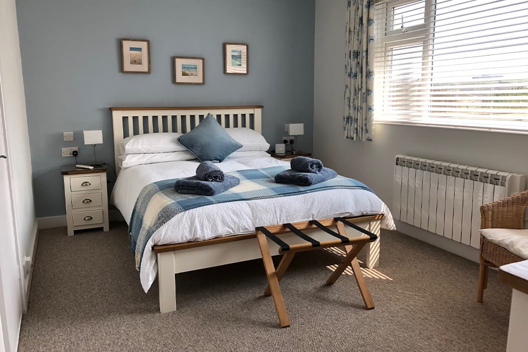 The tides, bedroom, 2 self-catering apartments, St Mary's, Isles of Scilly