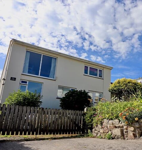 The tides, 2 self-catering apartments, St Mary's, Isles of Scilly