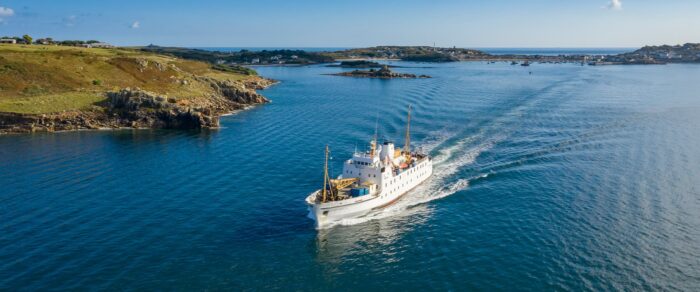 Scilllonian III departing St Mary's on a sunny day