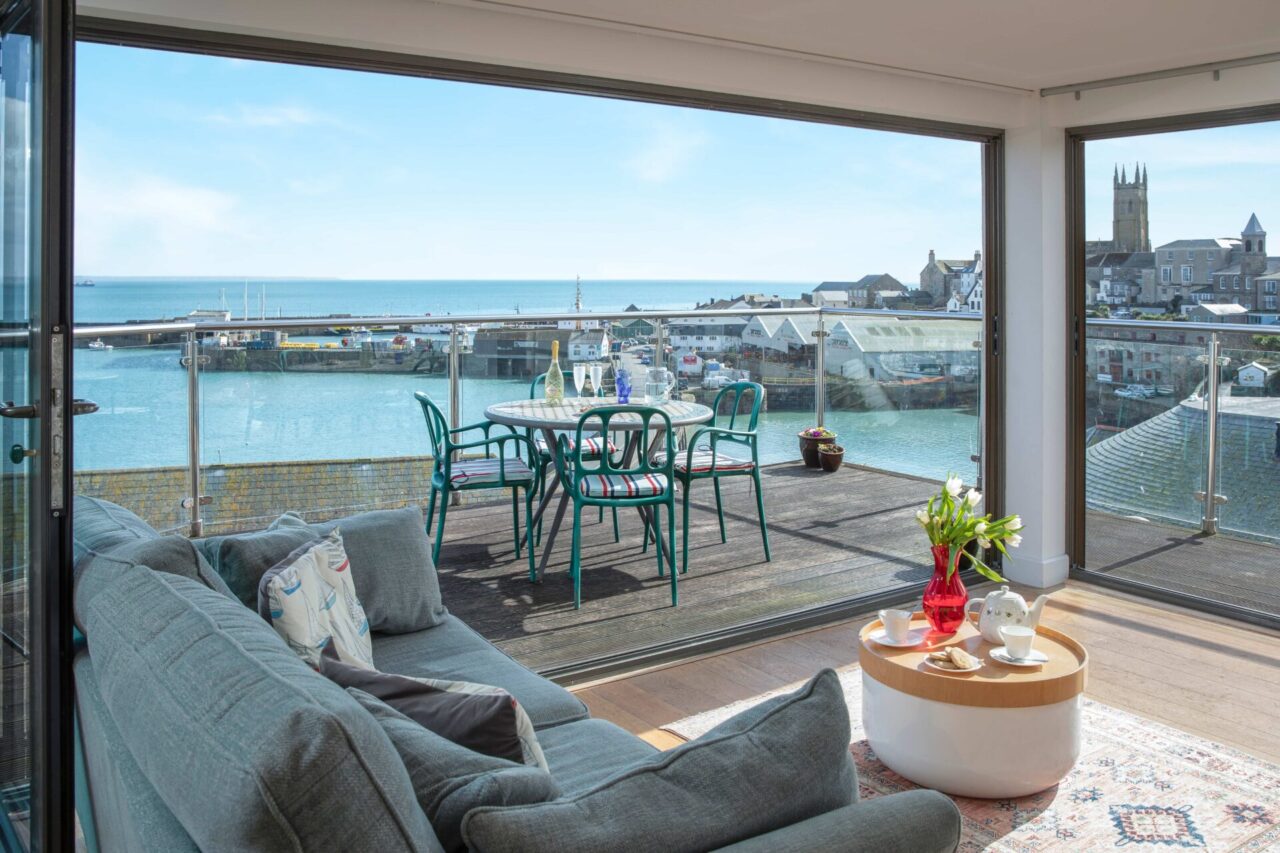 Above the Waves apartment overlooking Penzance