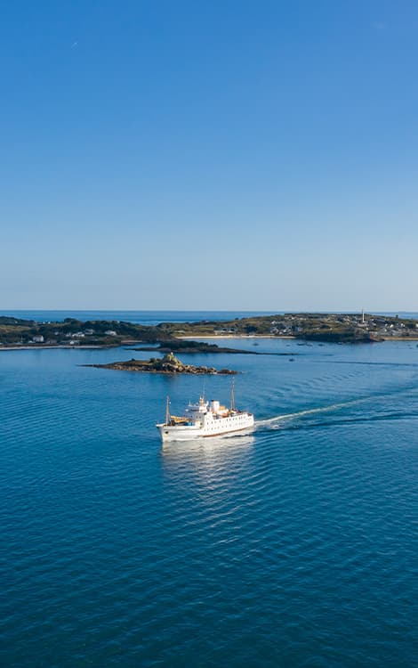 Scillonian III departing St Mary's